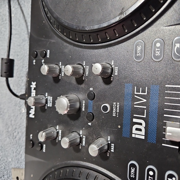 IDJ LIVE by Numark - Picture 2 of 5